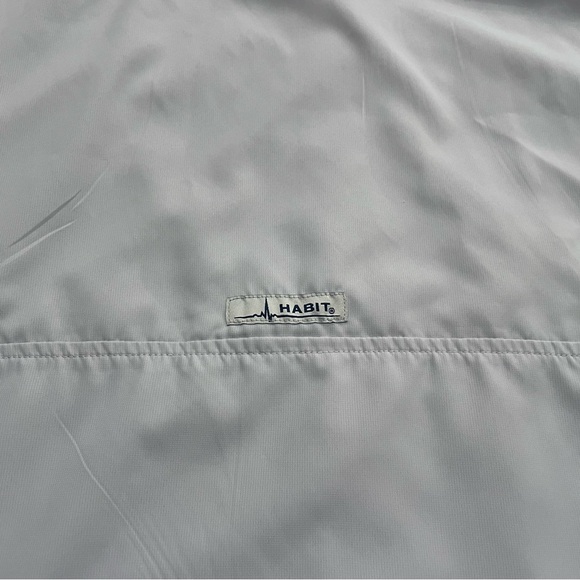 Habit Short Sleeve Button Up Fishing Shirt Men's Med Light Grey UV 40 Protection - Picture 8 of 9